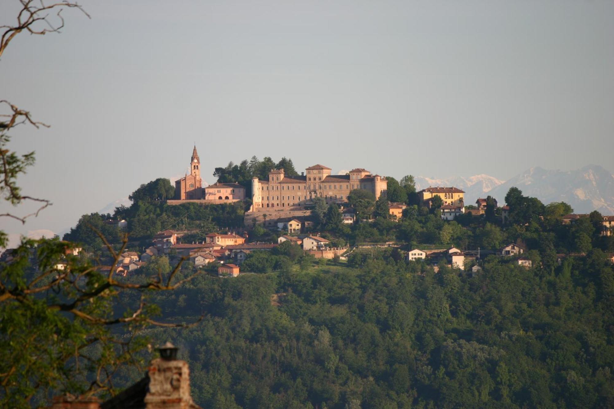 Cascina La Corte Acomodação com café da manhã Neive Exterior foto