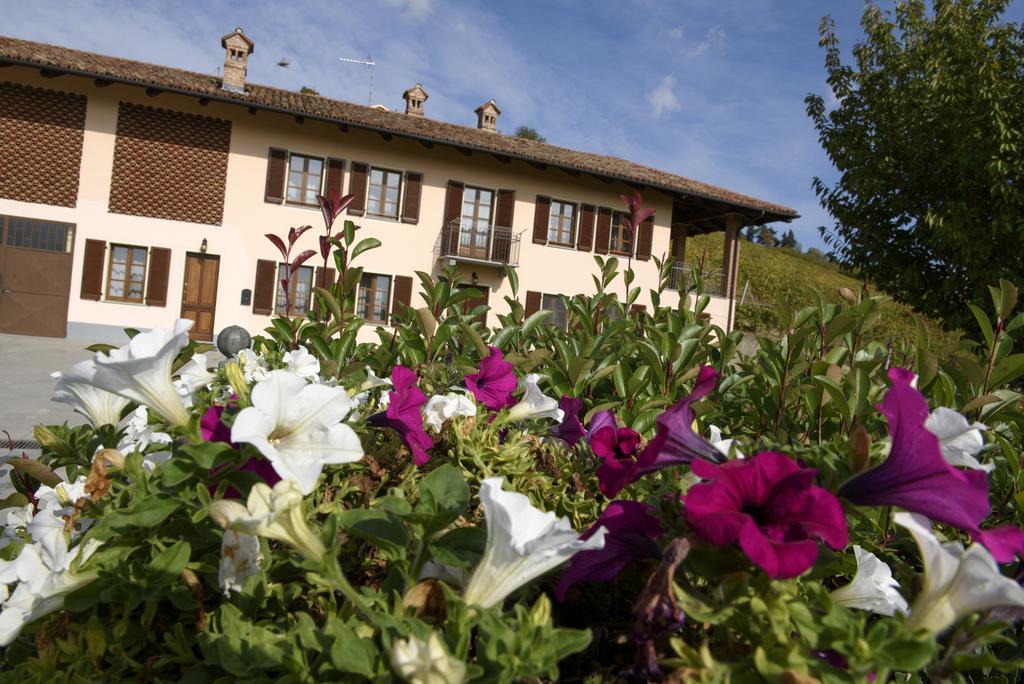 Cascina La Corte Acomodação com café da manhã Neive Exterior foto